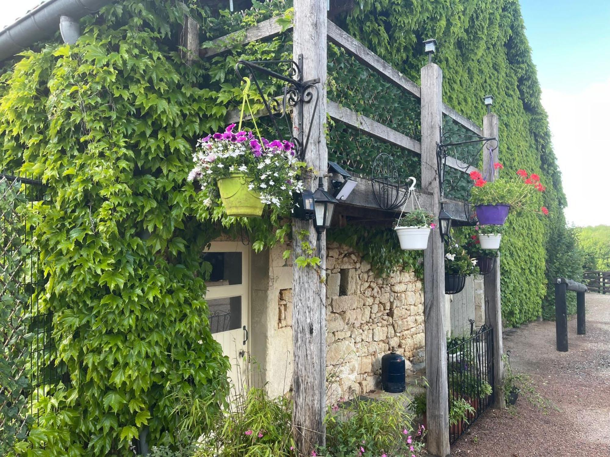 Les Grozilles Bed & Breakfast Feuillade Eksteriør bilde