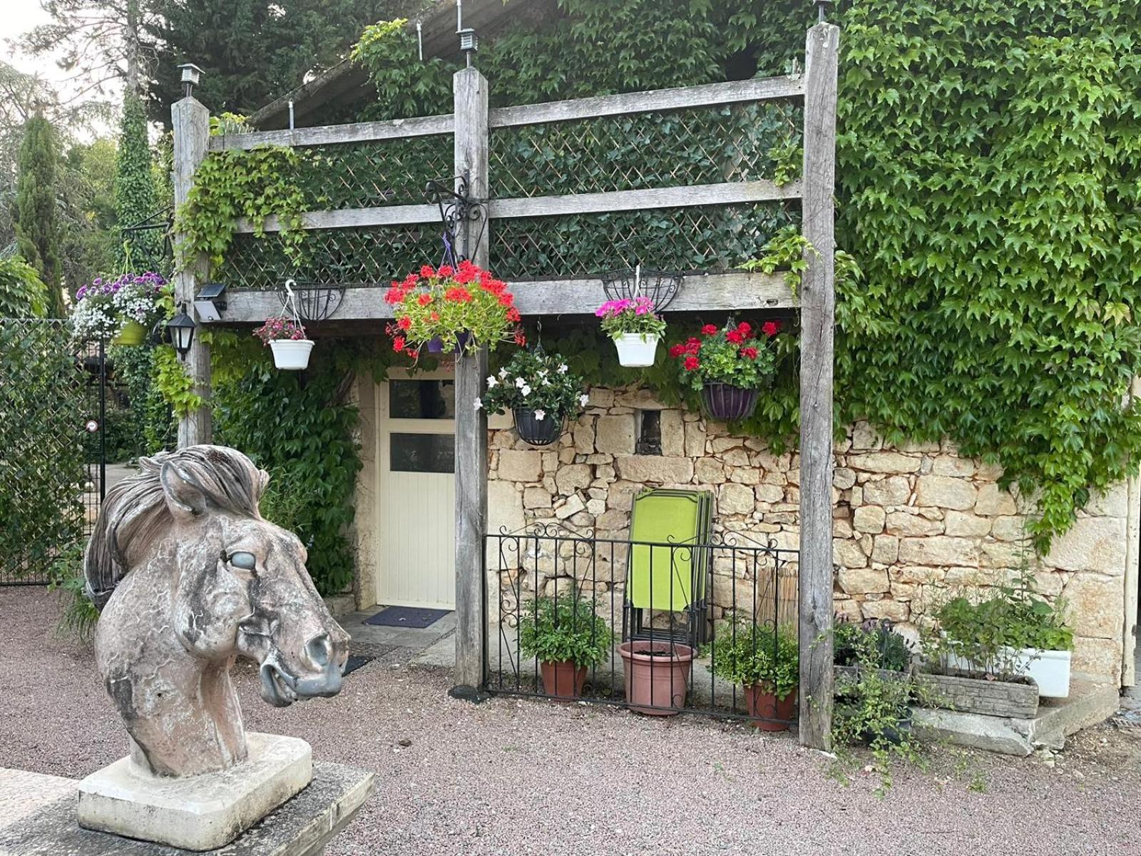 Les Grozilles Bed & Breakfast Feuillade Eksteriør bilde